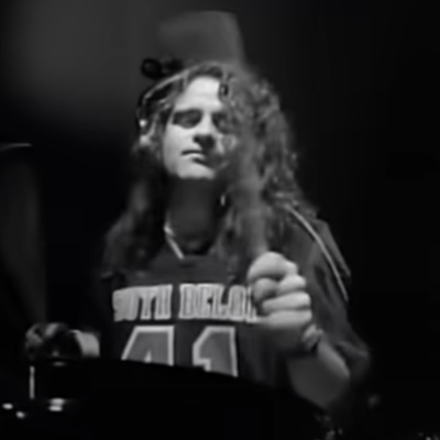 371. Kelly Dwyer on the Bulls, solar salt, Cheers, '80s hair bands, Nolan Arenado and more - Pointless Exercise Podcast