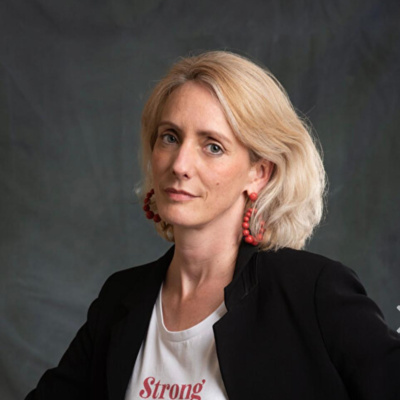 Interview - Delphine Elisa Roux : L'art de survivre aux filles 