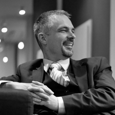 137. Ügyvédsors: kamarai elnökök, szerelem, foci, tiszaeszlári per, Mikszáth Kálmán – hogy jön mindez össze egy beszélgetésben?