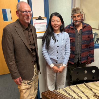 A live session with Di Zhang performing on the yanqin