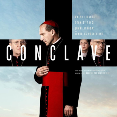 Ralph Fiennes organizuje volbu papeže v thrilleru Konkláve