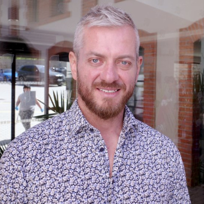 Není cíl vzít všechny staré lidi a dát je do domovů pro seniory, říká Lukáš Drásta ze společnosti Senlife