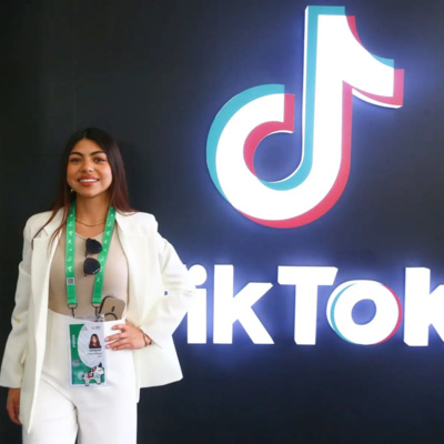 Paola Gallegos, la artista peruana que convirtió la caligrafía en fenómeno digital