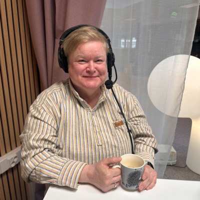 Eläinlääkäri Anne Kolsi hoitaa entistä enemmän työssään lemmikkien hampaita kuntoon