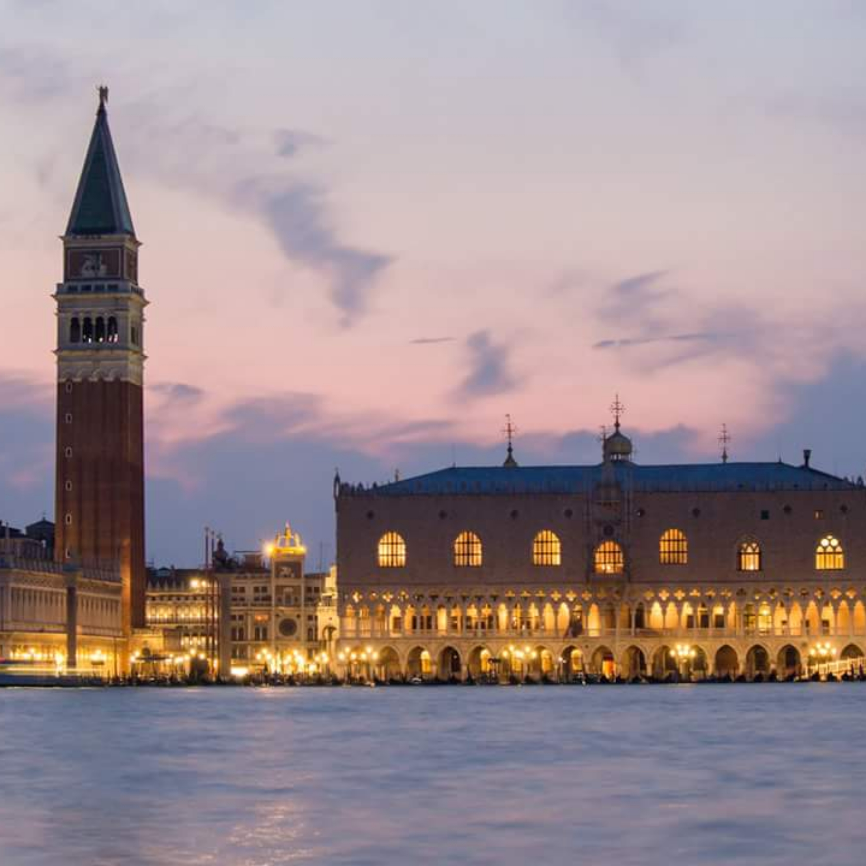 Visita audioguiada en Venecia (español) cover art