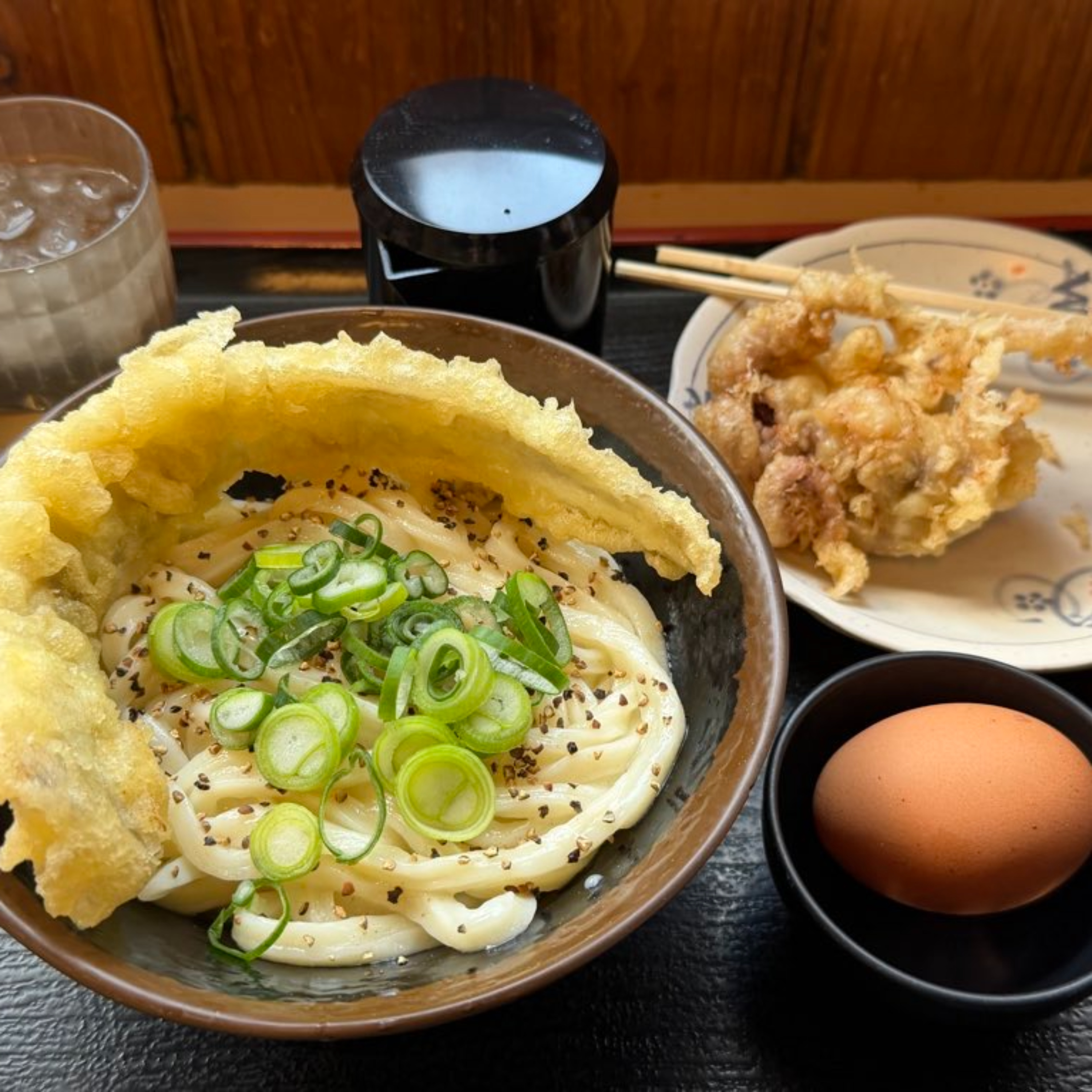 椅子の上のこむぎこ