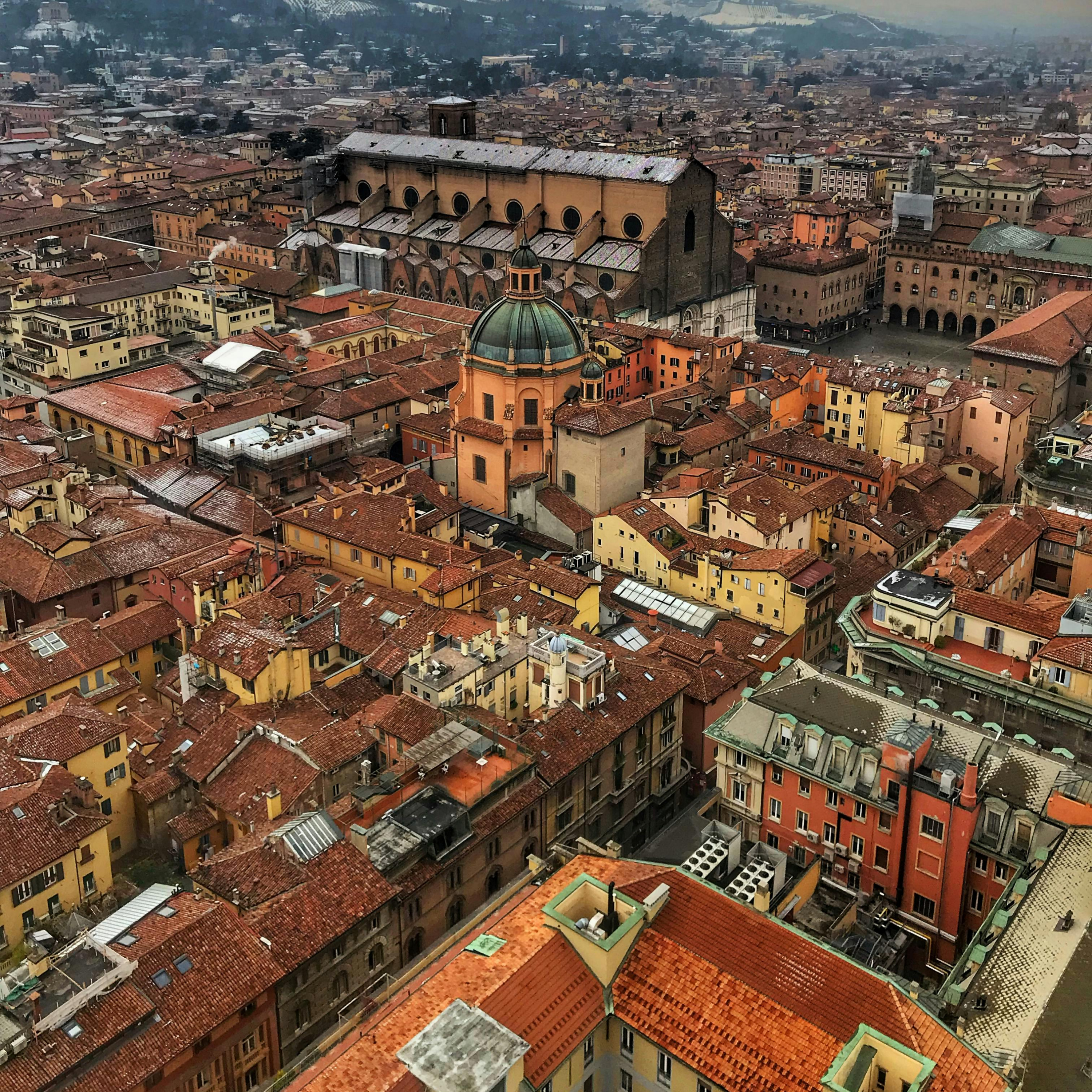 Audioguided tour in Bologna cover art