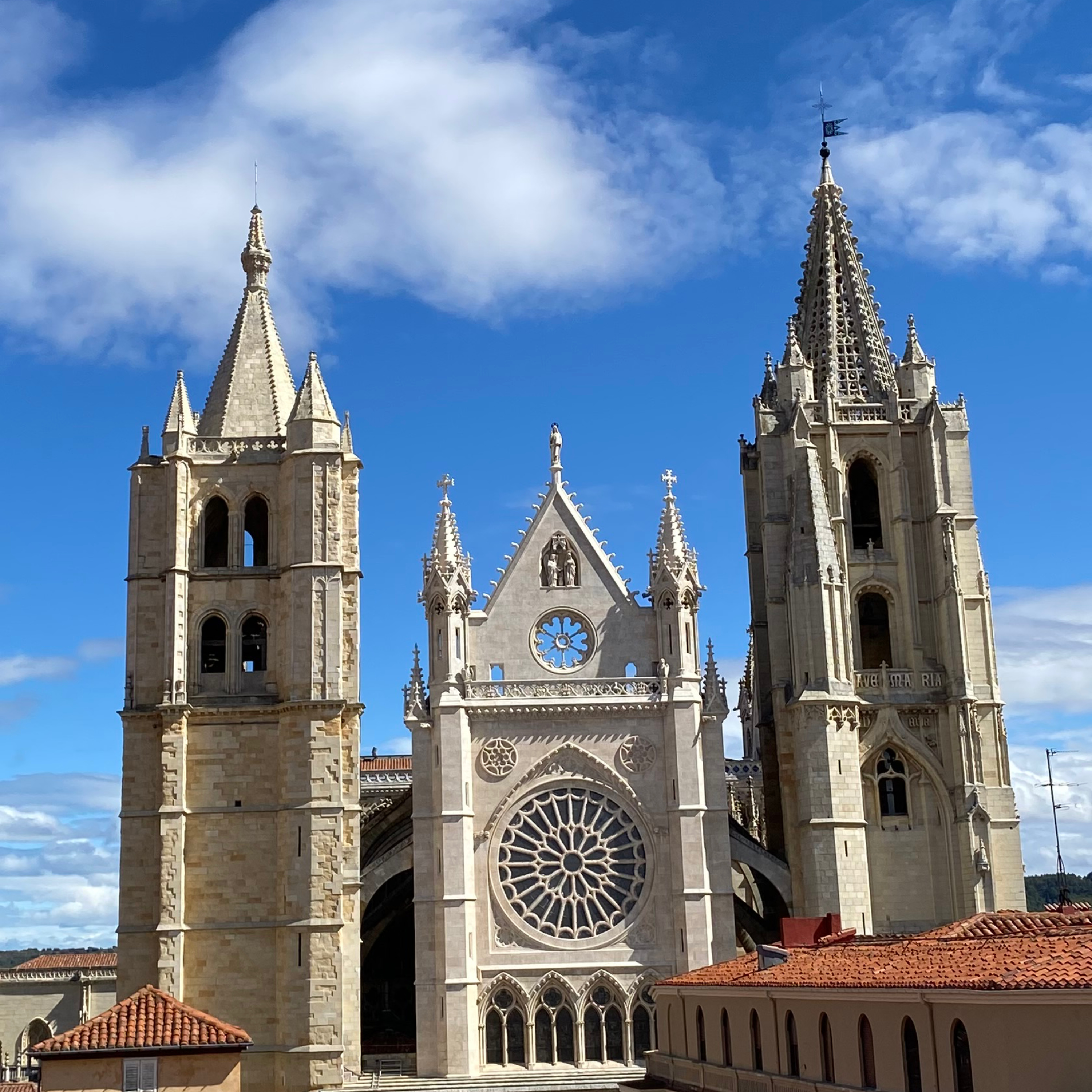 An exploration into the 
importance of grassroots family history: A Spanish/English language podcast