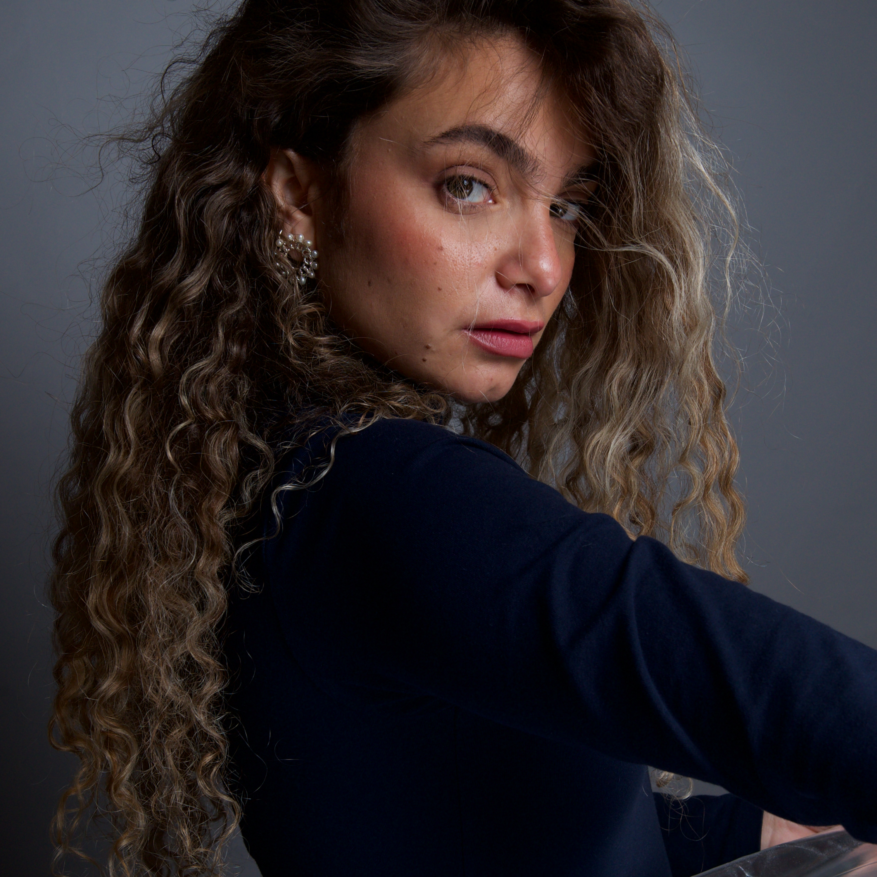 מה קורה רגע לפני שהכל מתחדש cover art