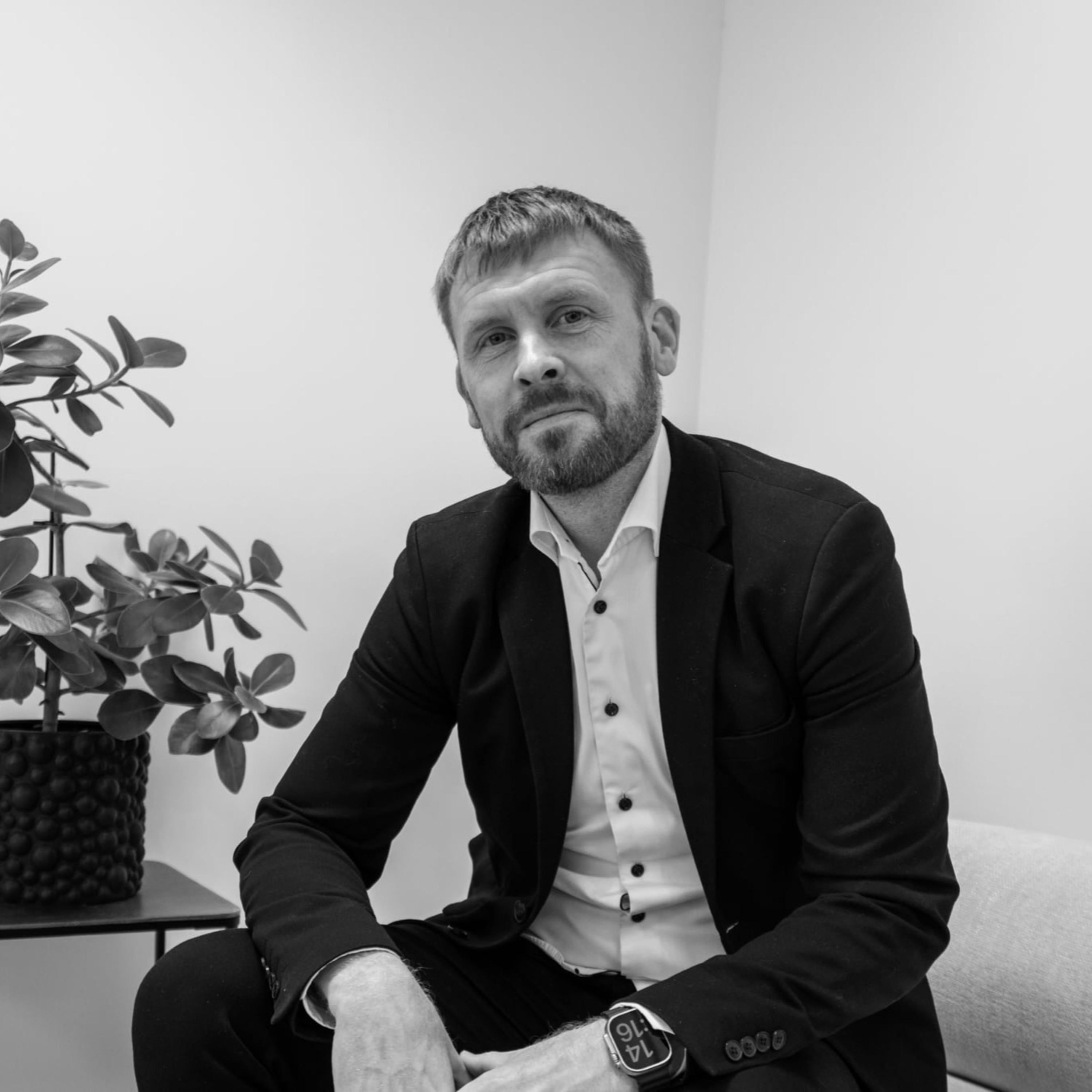 Lyyski – beslut bakom affärer och fastigheter cover art