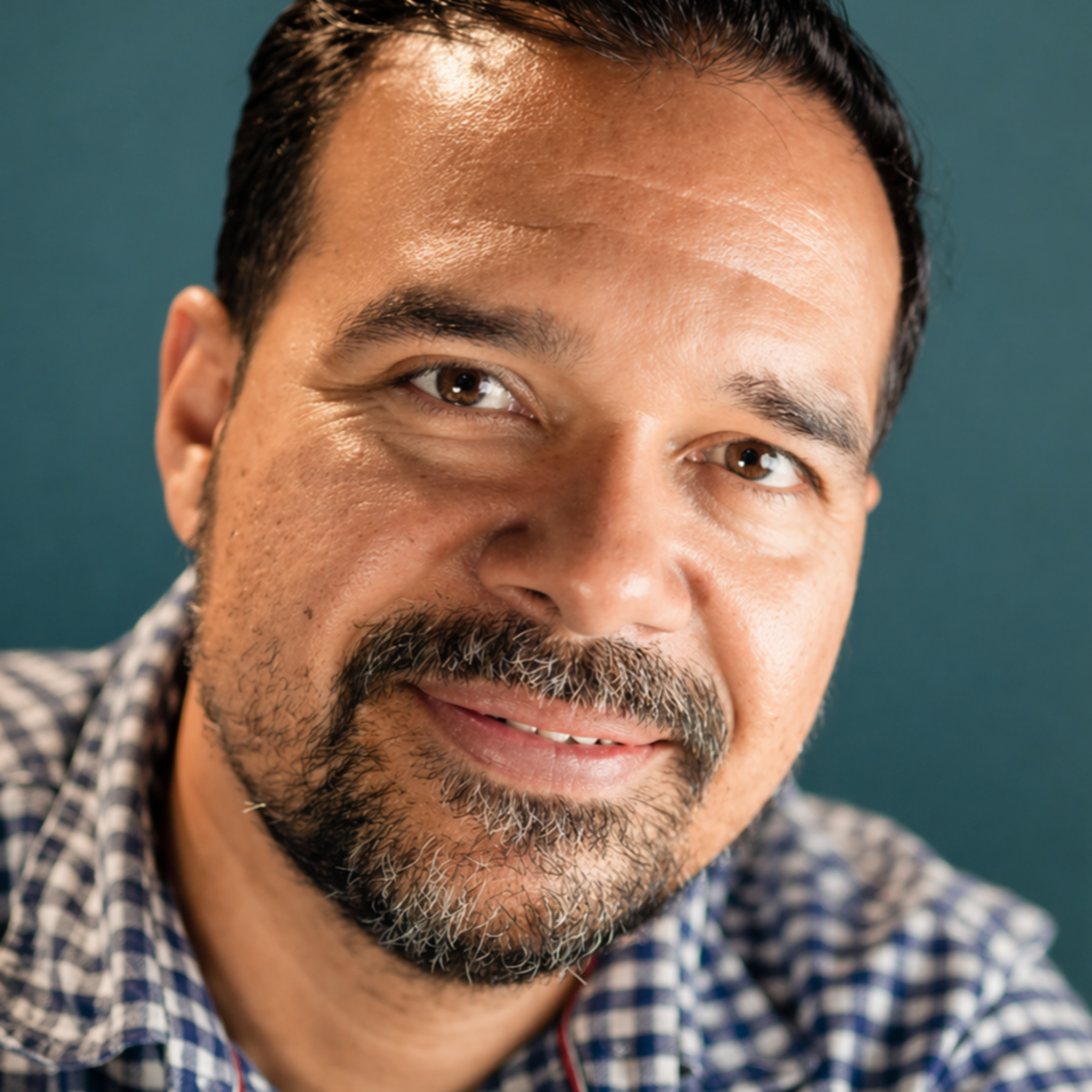 Enseñanzas Bíblicas con Henry Delgado